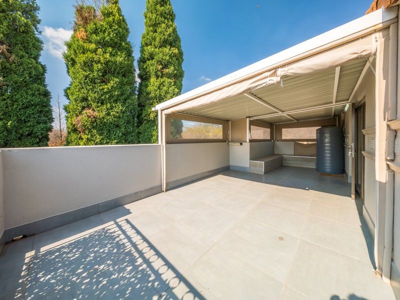 Spacious 3 Bedroom Townhouse – Comfort, Space & Lifestyle! - Photo 2