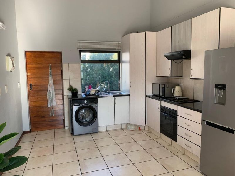 Affordable 2 Bedroom Flat – A Great Place to Call Home! - Photo 2