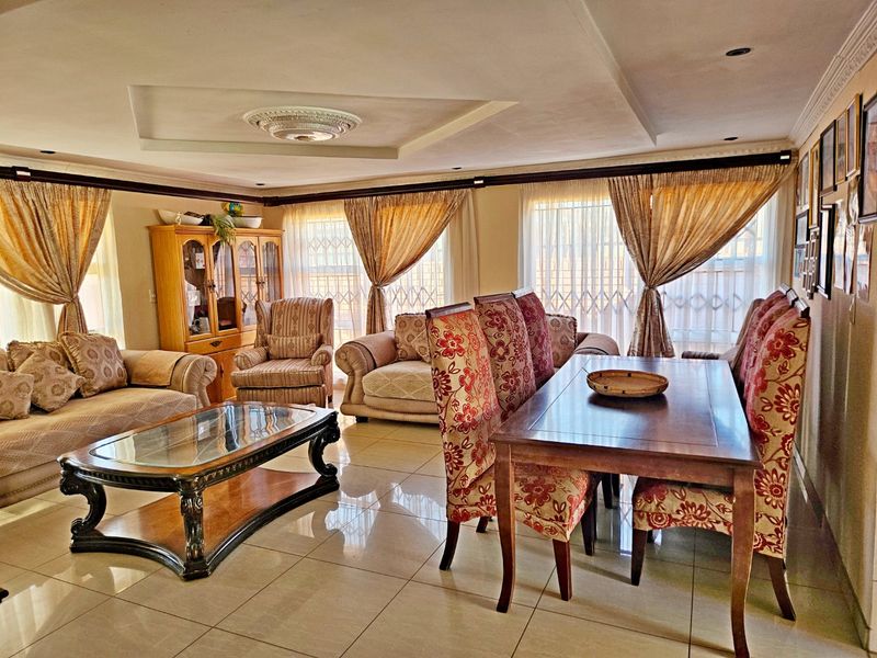 Stunning 3-Bedroom Family Home for Sale in Ebony - Photo 6