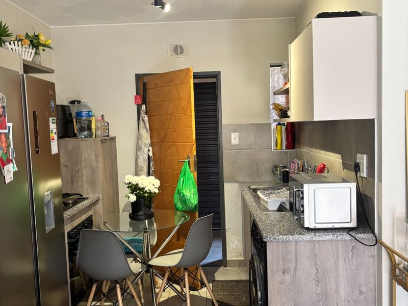 Elegant 2-Bedroom 1  bathrooms Ground floor apartment To Let in  Eden estate, Wolmer Pretoria - Photo 4