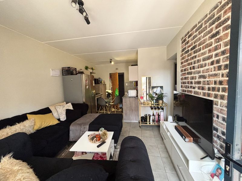 Elegant 2-Bedroom 1  bathrooms Ground floor apartment To Let in  Eden estate, Wolmer Pretoria - Photo 6