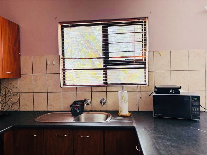 1-Bedroom Apartment/Flat For Sale in Penina Park - Photo 8