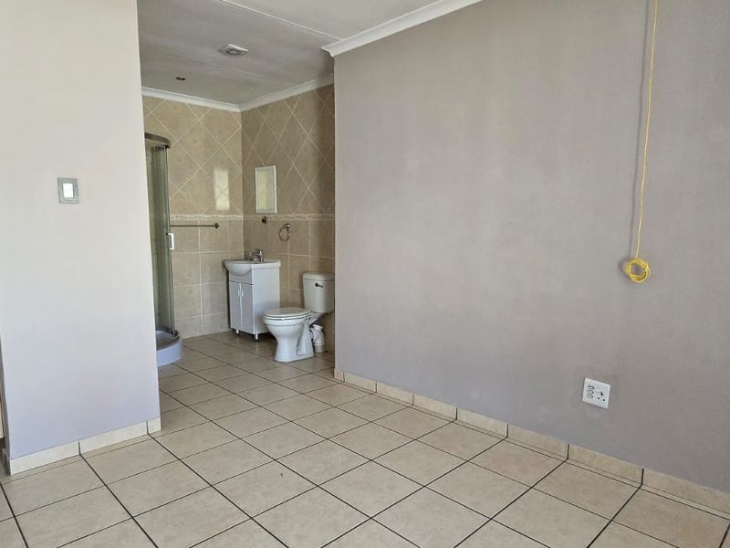 Very Spacious upgraded property. - Photo 10