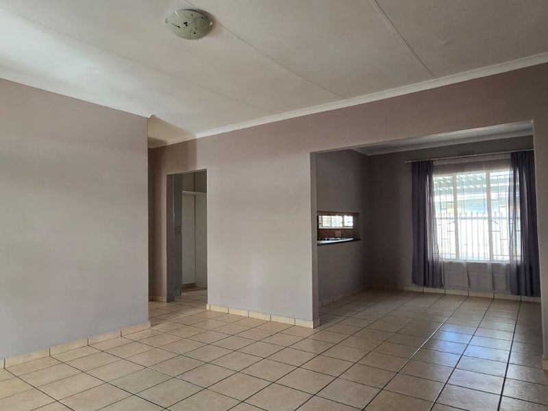 Very Spacious upgraded property. - Photo 9
