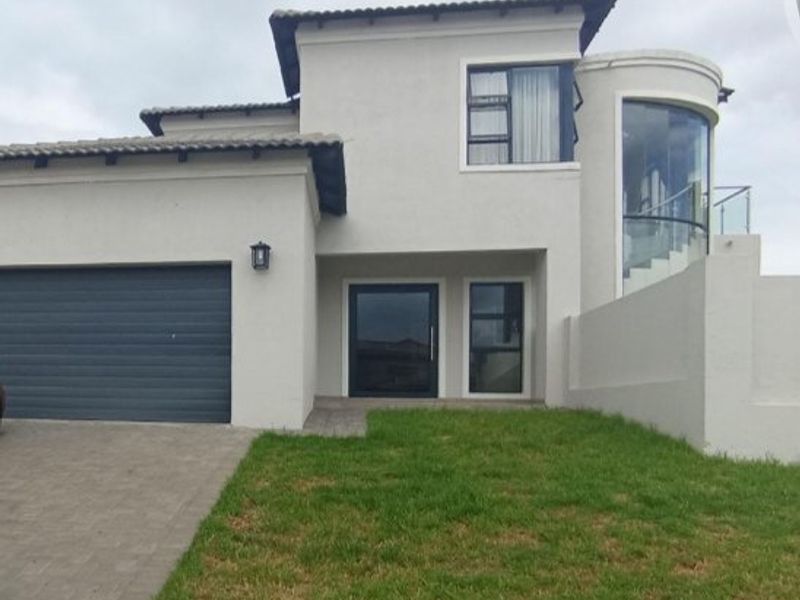 Elegant 4-Bedroom Home in Blue Valley Golf Estate - Photo 2
