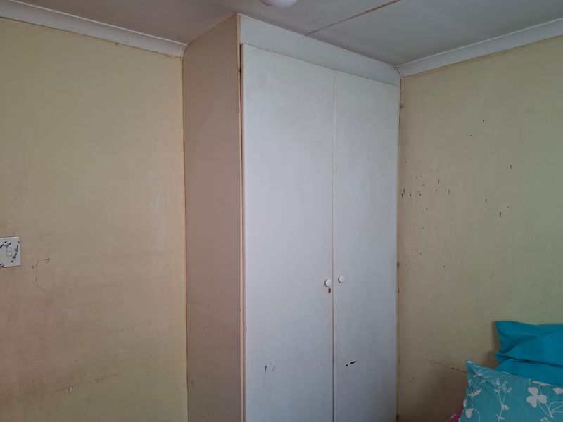 3 bedroom house with ensuite in danville elandspoort - Photo 10