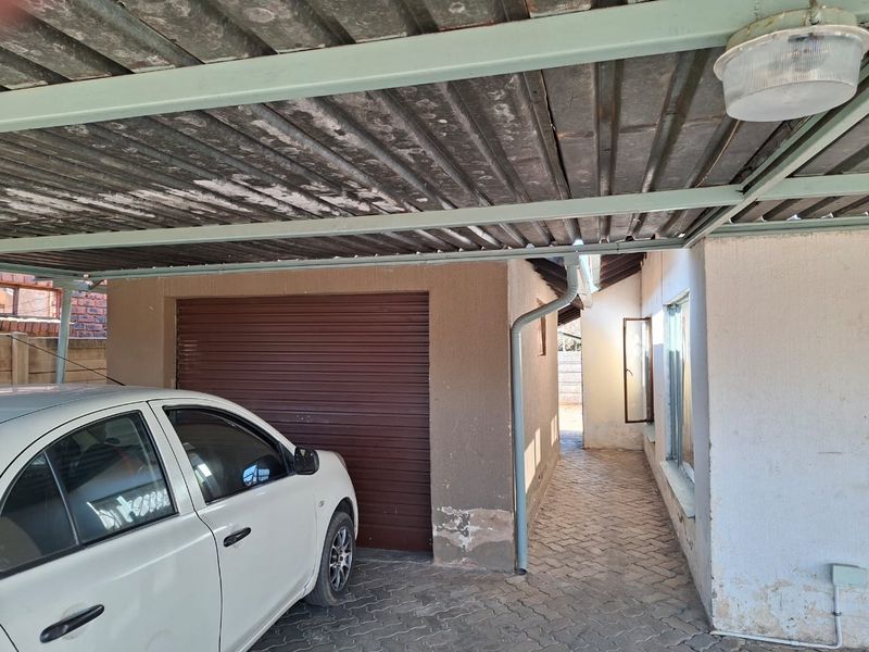 3 bedroom house with ensuite in danville elandspoort - Photo 3