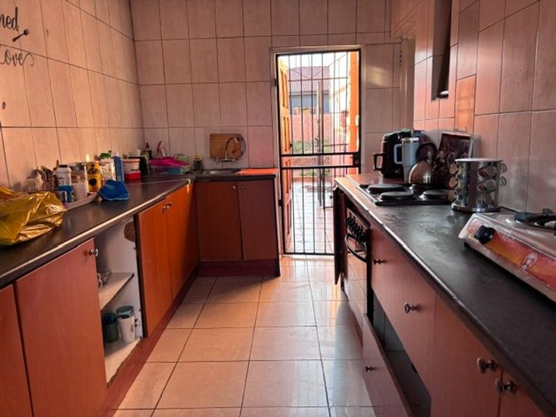 3 bedroom house in danville  elandspoort for sale - Photo 8
