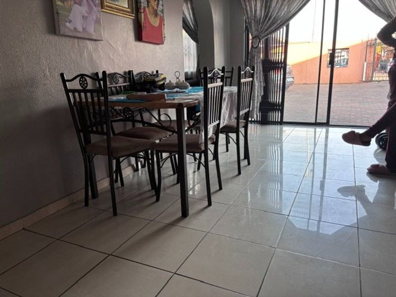 3 bedroom house in danville  elandspoort for sale - Photo 5