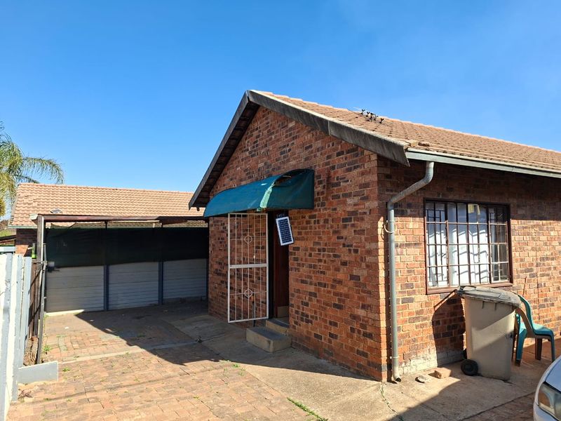 2 bedroom house in danville elandspoort - Photo 1