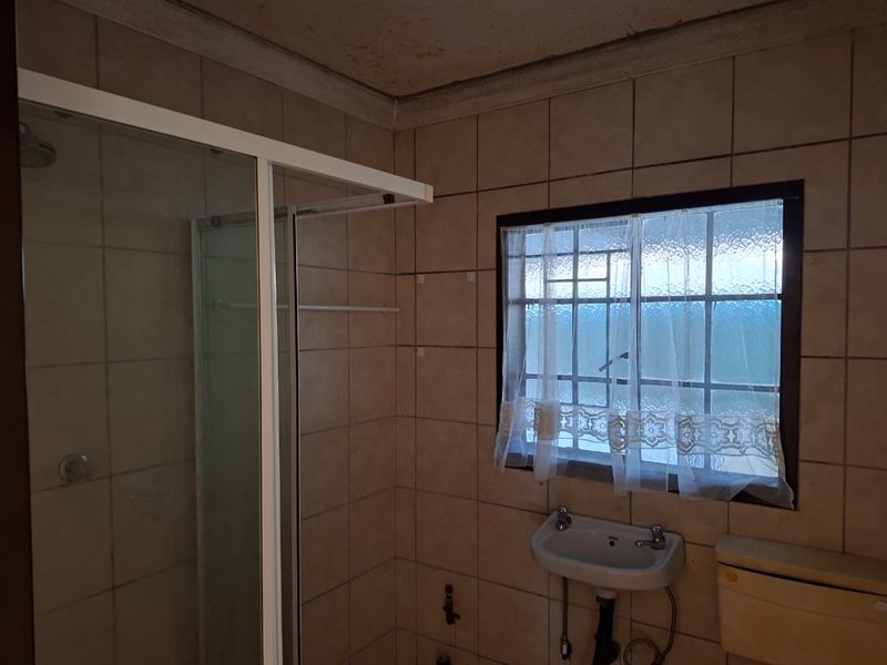 2 bedroom house in danville elandspoort - Photo 10