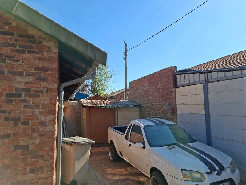2 bedroom house in danville elandspoort - Photo 5