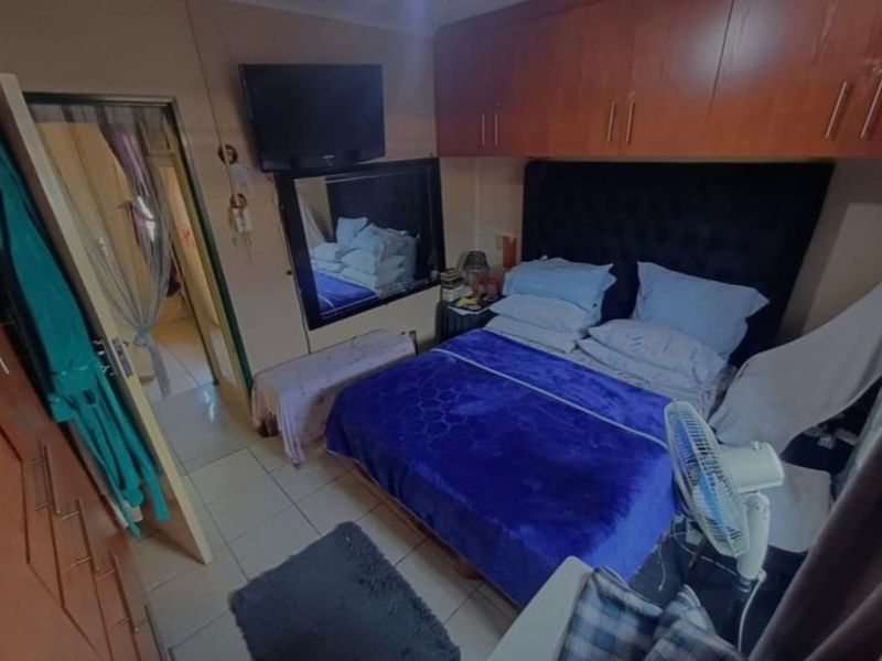 2 bedroom house in elandspoort danville - Photo 5