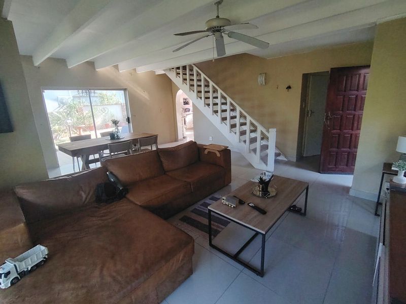 Rental - Ramsgate - House with wrap around pool and entertainment area - Photo 4