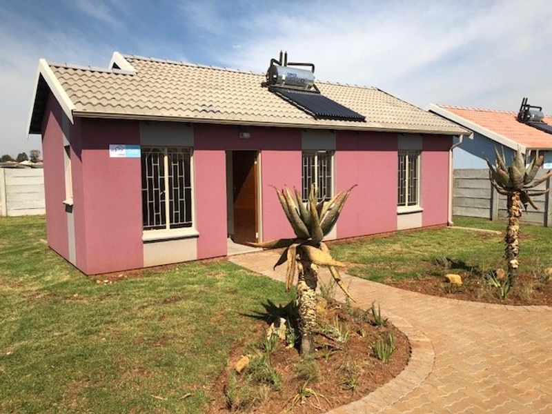 Specious 3-bedroom house for sale in Sky City - Photo 2