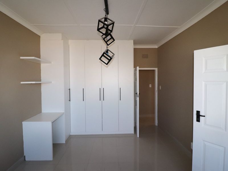 Stylish Upgraded 1 Bedroom Flat – Move-In Ready! - Photo 8