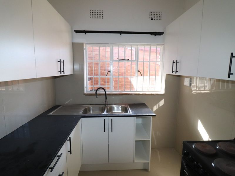 Stylish Upgraded 1 Bedroom Flat – Move-In Ready! - Photo 4