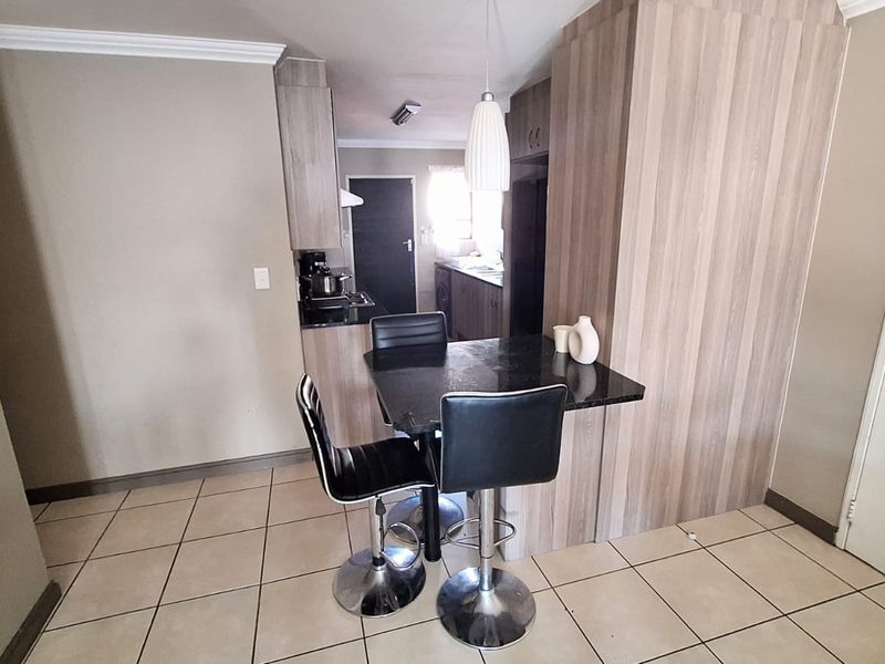 Charming 3-Bedroom Family Home for Sale in Riverside, Amberfield Valley, Rooihuiskraal - Photo 6