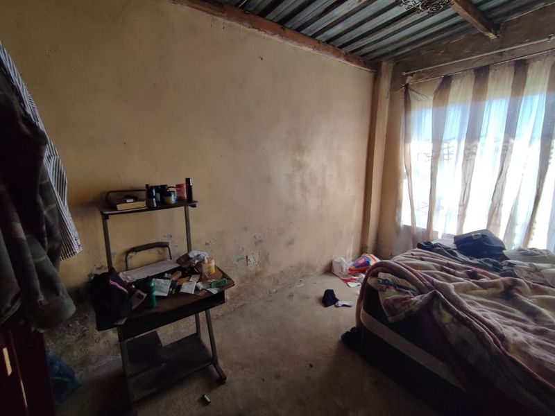 HOUSE FOR SALE IN TSAKANE  - Photo 8