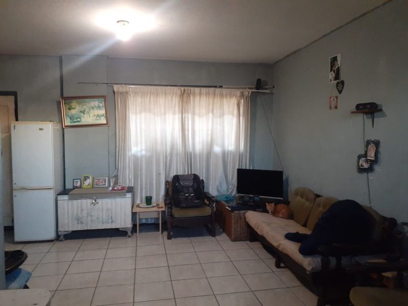 2 bedroom apartment for sale in Sidwell - Photo 3