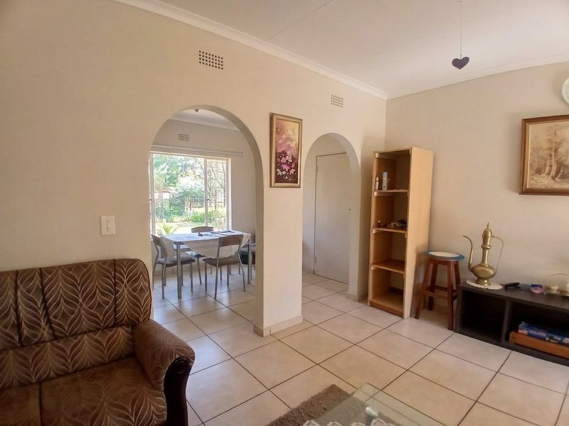 Spacious Family Home with open plan Flatlet in Stilfontein Extension 4 - Photo 10