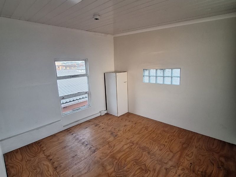 Spacious 2-Bedroom Seperate Entrance to Rent in Lotus River - Photo 8