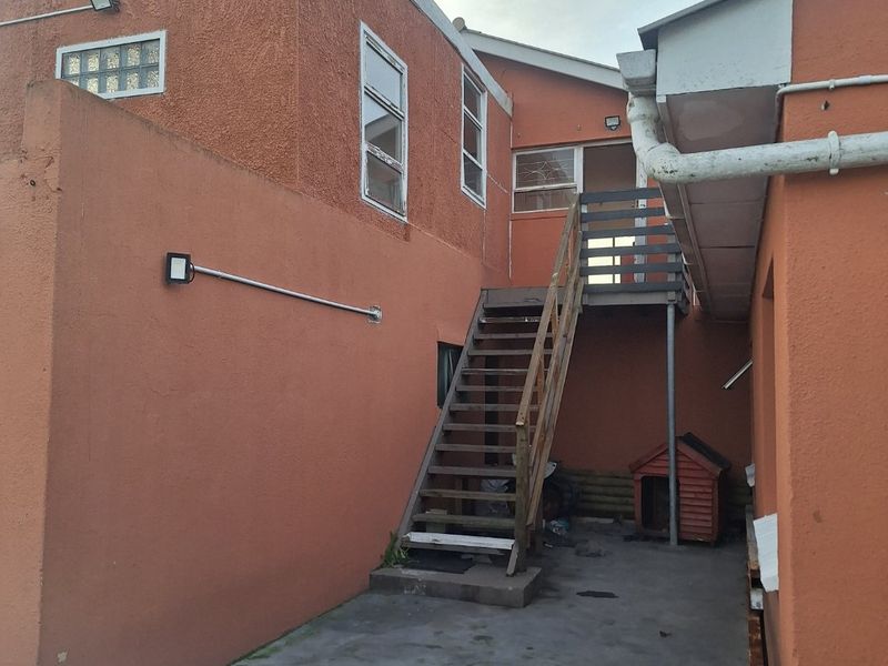 Spacious 2-Bedroom Seperate Entrance to Rent in Lotus River - Photo 1
