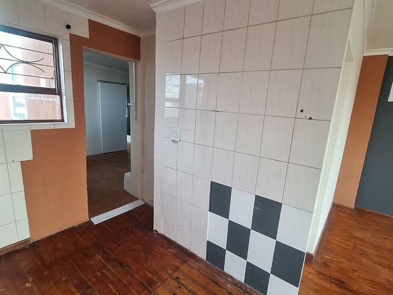 Spacious 2-Bedroom Seperate Entrance to Rent in Lotus River - Photo 5