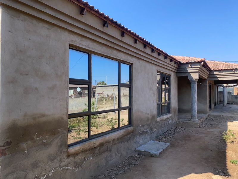 4-Bedroom Family Home for Sale in Polokwane Unit G  - Photo 5