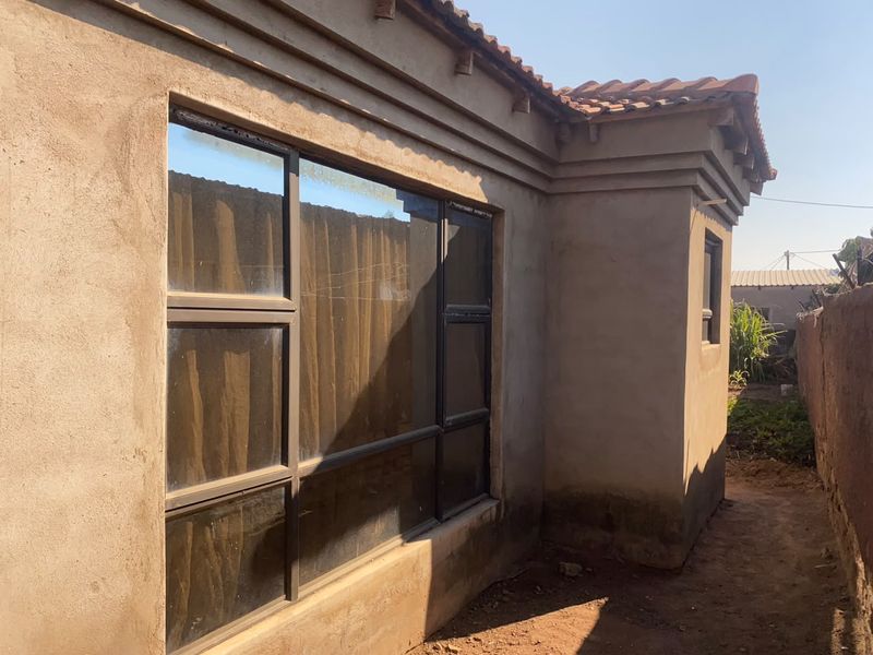 4-Bedroom Family Home for Sale in Polokwane Unit G  - Photo 6