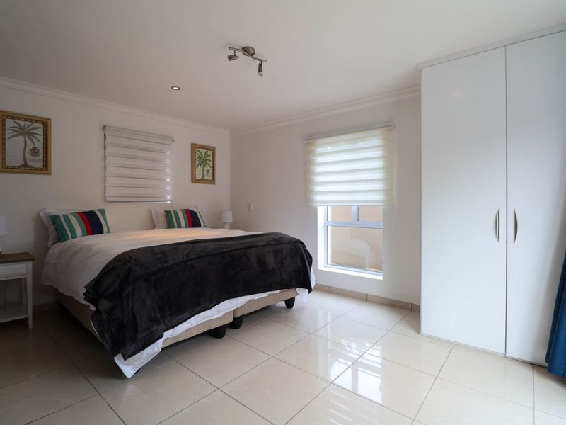Spacious Family Home with Golf Course, Valley and Lagoon Views - Photo 4