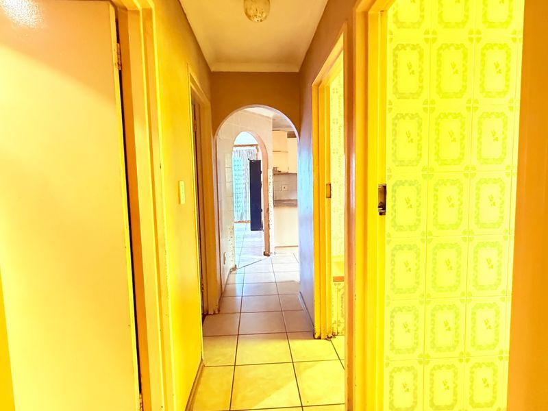 Lovely Home with a business opportunity - Photo 3