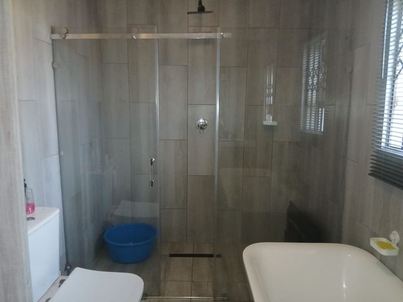 Modern Family Home in Mountain View | R1,348,000 - Photo 9