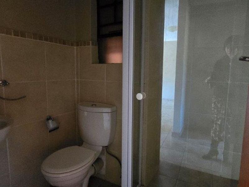 Chic 2 Bed Townhouse  in Magalieskruin, Pretoria - Photo 8