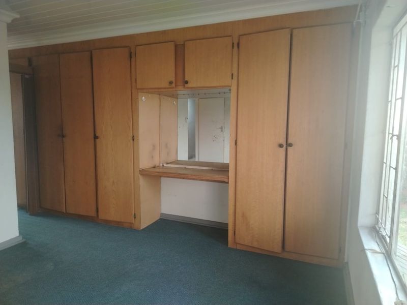 Charming 3-Bedroom Home with Great Potential – Repairs Included! - Photo 3