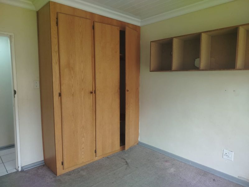 Charming 3-Bedroom Home with Great Potential – Repairs Included! - Photo 8
