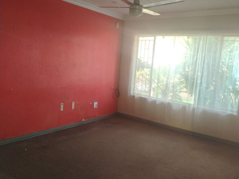 Charming 3-Bedroom Home with Great Potential – Repairs Included! - Photo 2