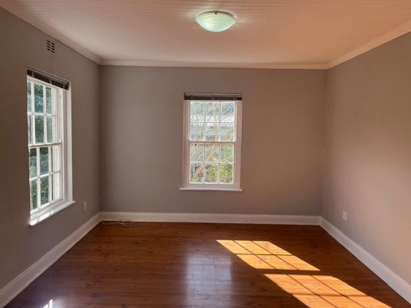 Office Suite in the prestigious York House - Photo 4