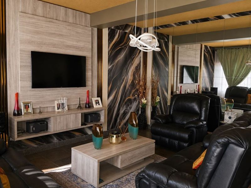 Comfortable Two-Bedroom Home With Garage - Photo 2