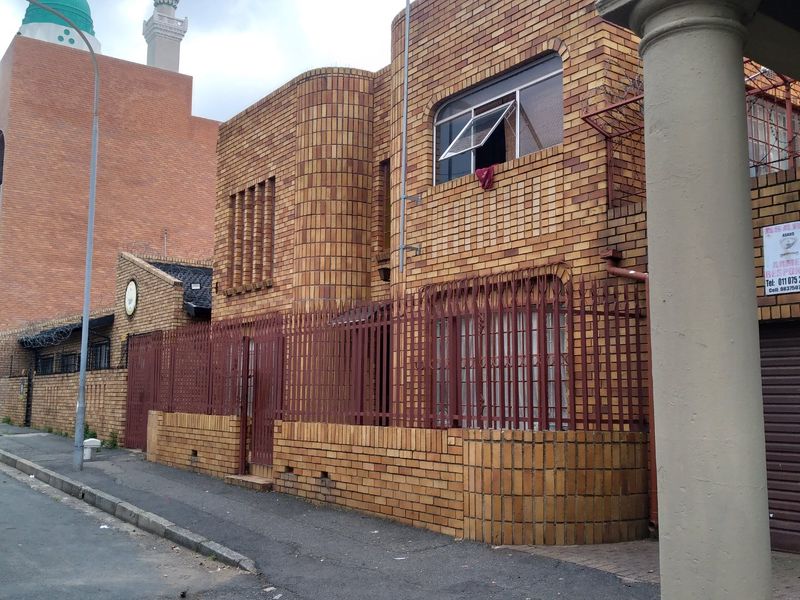 4 bed house in central Fordsburg - Photo 2