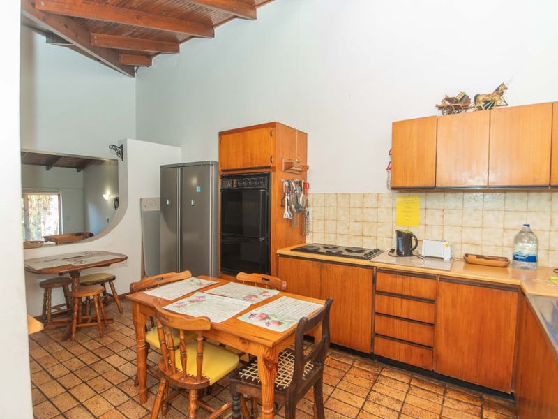 Established Guesthouse & Dual Living Opportunity in Bluewater Bay - Photo 9