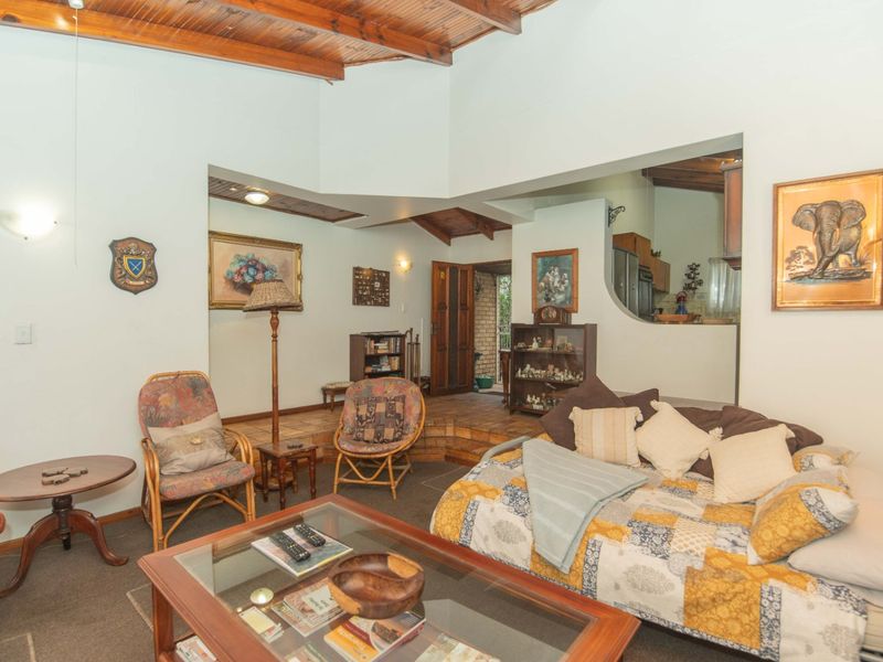 Established Guesthouse & Dual Living Opportunity in Bluewater Bay - Photo 5