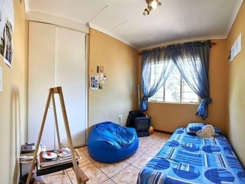 Spacious 3-Bedroom First Floor Apartment for Sale in Vorna Valley - Photo 9