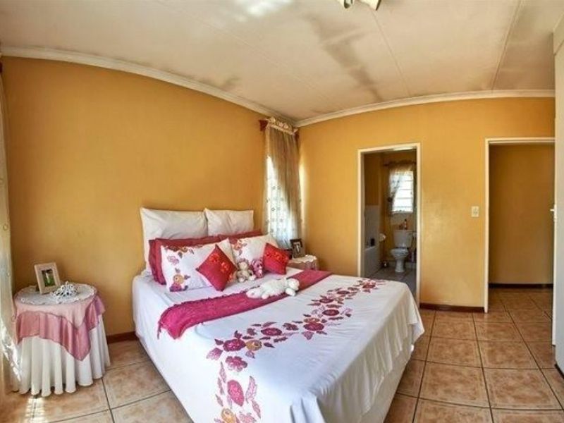 Spacious 3-Bedroom First Floor Apartment for Sale in Vorna Valley - Photo 7