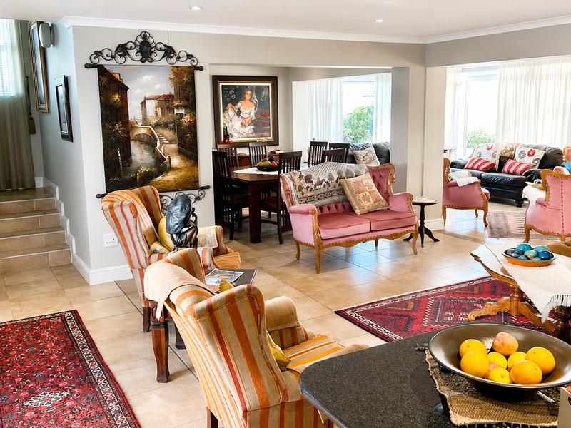 Breathtaking home in security estate in beautiful George. - Photo 2
