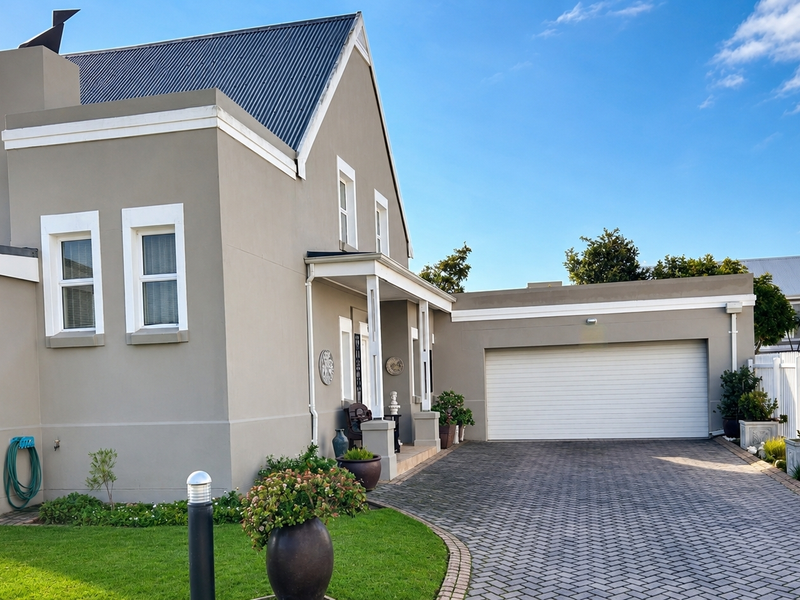 Breathtaking home in security estate in beautiful George. - Photo 1