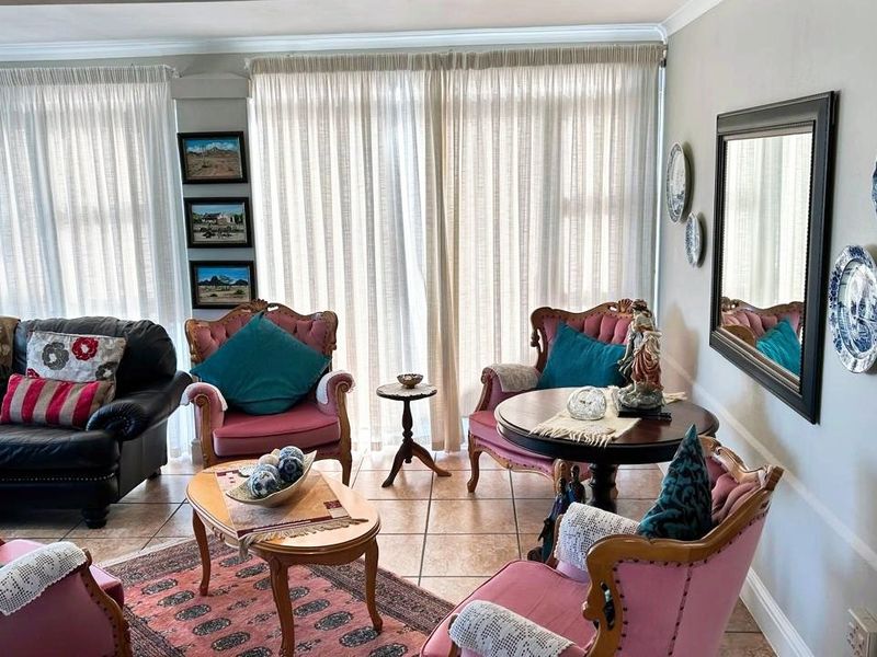 Breathtaking home in security estate in beautiful George. - Photo 3