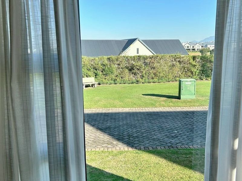 Breathtaking home in security estate in beautiful George. - Photo 6