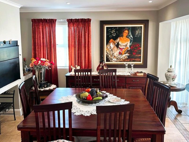 Breathtaking home in security estate in beautiful George. - Photo 7