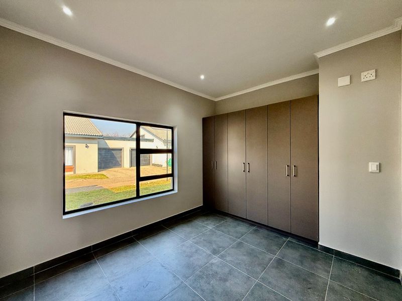 Modern 2 Bedroom Assisted Living Unit Available for Rent (50 Years & Older) - Photo 7